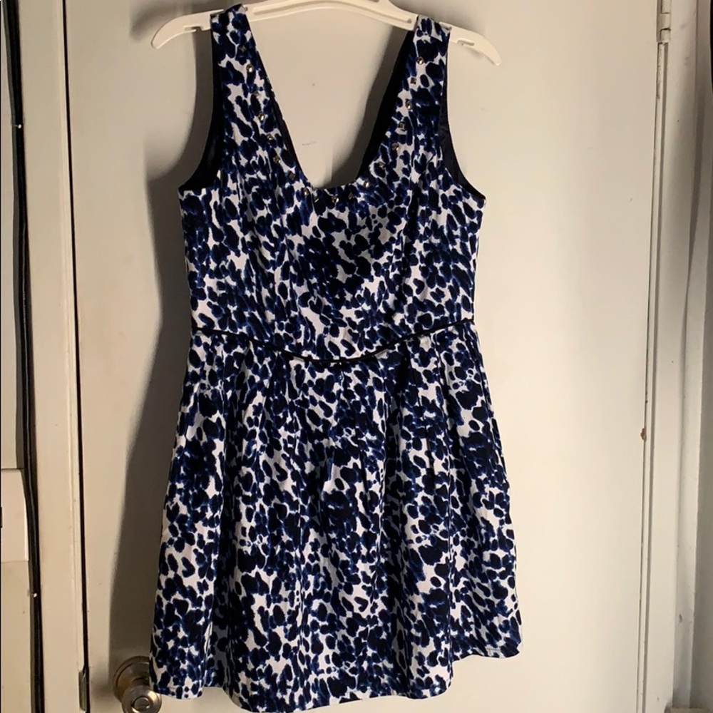 Dress - Picture 2 of 5